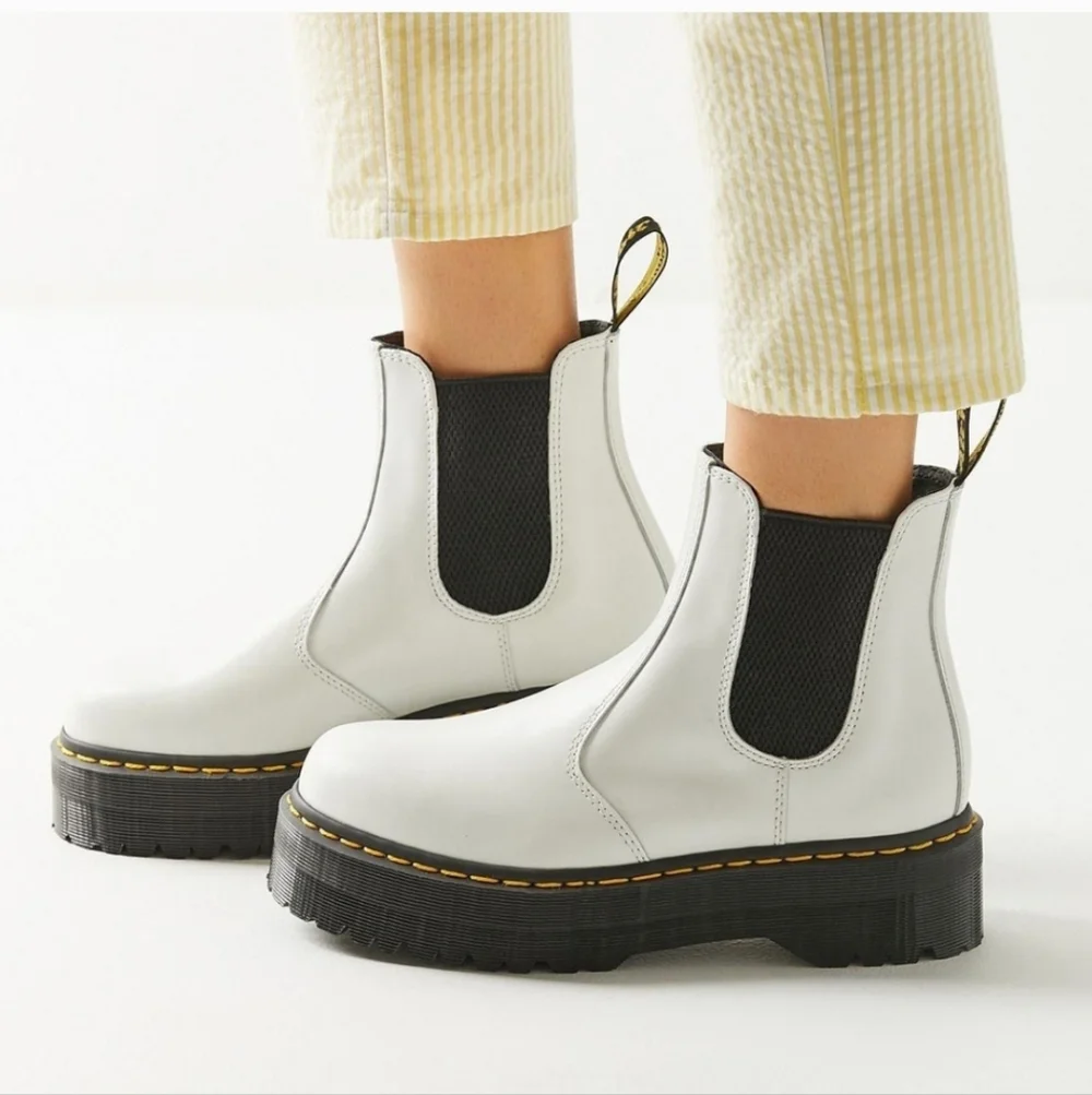 New Dr Martens Quad platform white leather Chelsea boots Womens 7 Mens 6